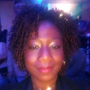 Meet your Posher, Aisha